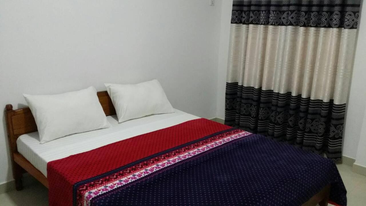 Tea Breeze Motel Nallathanniya Екстериор снимка