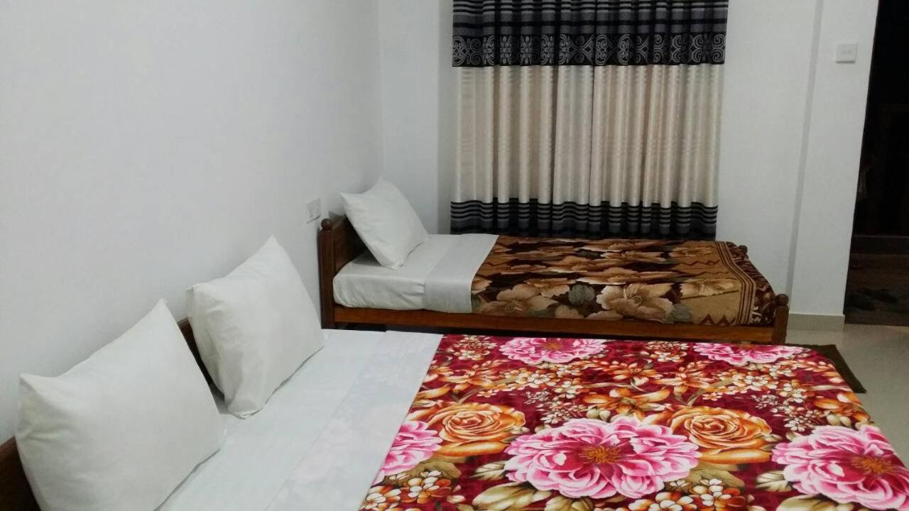Tea Breeze Motel Nallathanniya Екстериор снимка