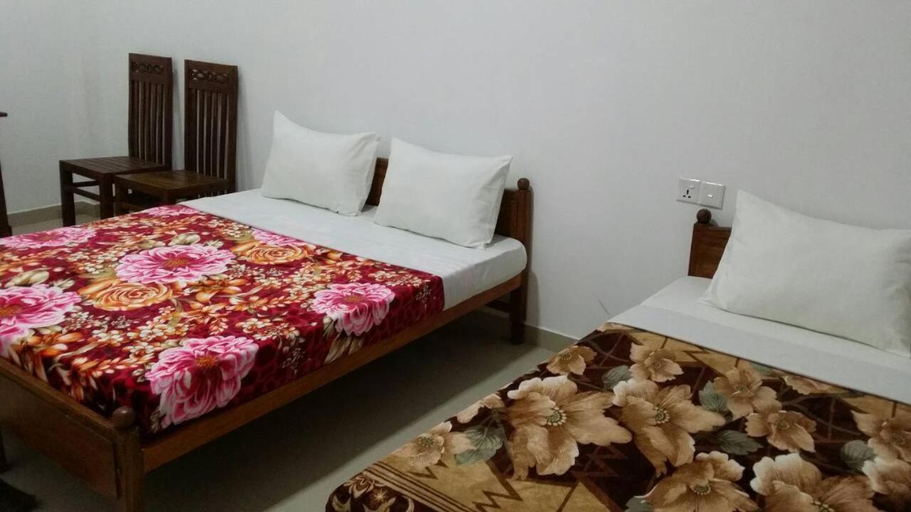 Tea Breeze Motel Nallathanniya Екстериор снимка